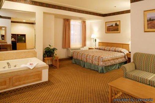 The Inn At Rolling Hills Casino & Resort Corning Ruang foto